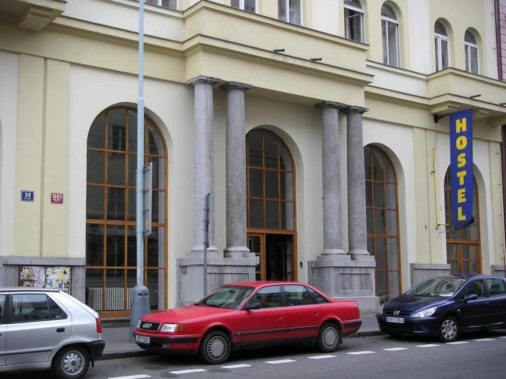 Ats Hostel Jednotaプラハ エクステリア 写真